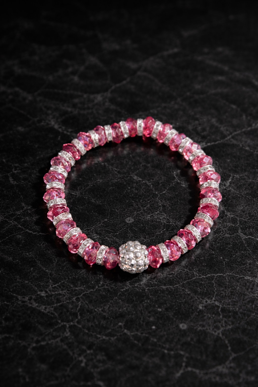 Premium Pembe Kristal Taşlı Kadın Bileklik – Parlak Taş Detaylı Elastik Şık Tasarım